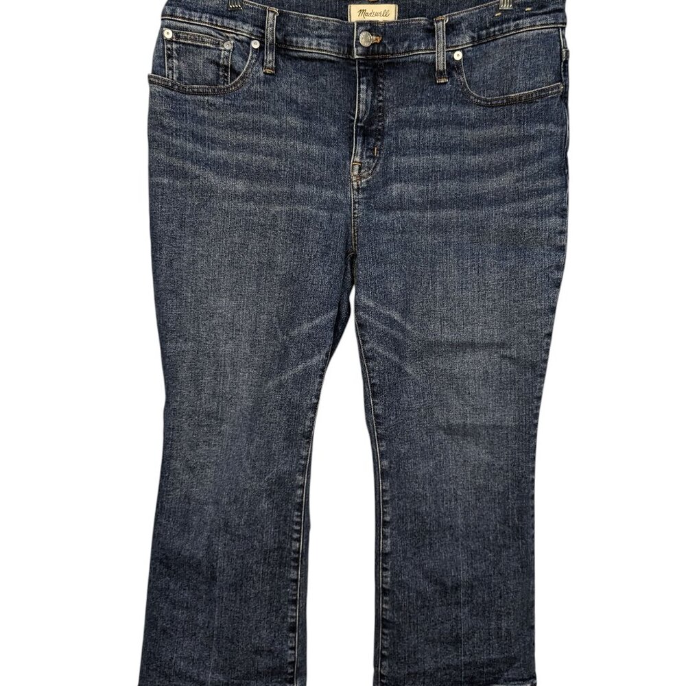 Madewell Mid Rise Kick Out Jeans Size 32 Petite Medium Wash Flare